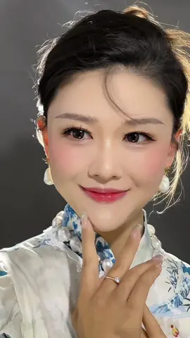 Aaaaaaya Queen changed style！#fypシ #trending #makeuptutorial #beauty 