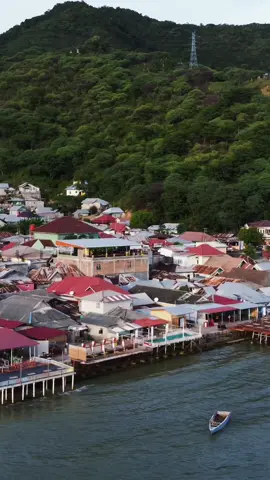 Pesisir Gorontalo #traveltiktok #travellife #beachcinematic #beachvibes #pesonaindonesia #travel #holidayvibes #traveling #landscape #gorontalo #laut #beach #timurindonesia #tiktoktraveltrend #view #dronevideo #oceanlife #jalanjalan #pantai #drone #temendao @Gorontalo Viral #capcut 