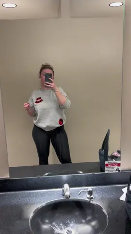 Last minute leg work #gym #GymTok #GymLife #gymmotivation #gymrat #gymlover #gymgirl 
