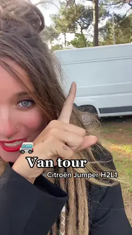 Van tourrrrr! H2L1! Je vous fait visiter un van hyper bien optimisé 😍🚐 #vantour#vanlife#nomad#solowomentravel 