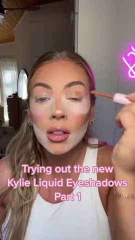 Trying out the new Kylie Liquid Eyeshadows. Part 1! These are my favorite from her brand for sure! #kylieliquideyeshadow #kyliecosmetics #eyetutorial 