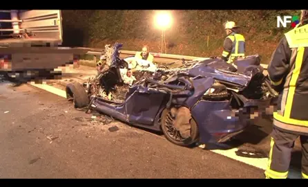 VW Golf r400hp 💨driver ends up under truck fatally 😢🕊️#vw #golf  #fyp #fy #foryou #crash #porche #v8 #cars #autobahn #foryoupage #truck #viral 