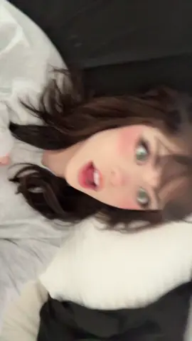 so we’re just gonna ignore how unblended my nose contour is rn