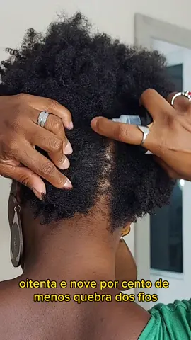 Você tem cabelos ralos e finos? Tônico Fortalecedor S.O.S Bomba Força e Engrossamento é ideal para quem busca fios mais grossos, cabelos encorpados, fortes, resistentes e com menos quebra. Possui eficiência comprovada com testes feitos em laboratório independente que garantem os resultados: 89% menos quebra dos fios, fios mais grossos a partir da terceira aplicação e redução de queda por quebra. O produto é dermatologicamente testado. @Salon Line  #salonline #todecacho #publiSL #migssalonline #heymigssalonline #fy #tonicocapilar #tonico #cabelosaudavel  #cachostiktok  #crespo #crespocurto 