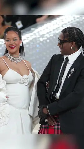 Mother is mothering 🫡 #MetGala  #metgala2023 #rihanna #asaprocky 
