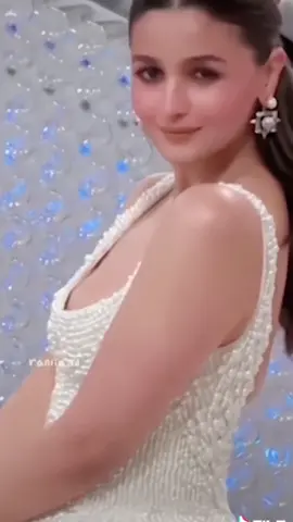 Ms Alia Bhatts mesmerizing  debut in a Chanel bride-inspired Prabal Gurung white gown #coffeewithcannellas #thebollyitgirl #aliabhatt #metgala23 alia bhatt met gala #desitok i do not own rights to the video 