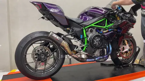 Kawasaki Ninja H2 2022 with SC Project Titanium Full Systems #motorcycle #H2 #bigbike #biker #motorsport #kawasaki