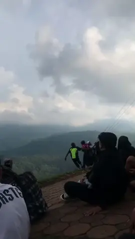 mentahan buat nge prank temen mu  #fypシ #paralayang 