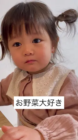 レタスとか何もつけずにかじる😂#子どものいる暮らし #姉妹 