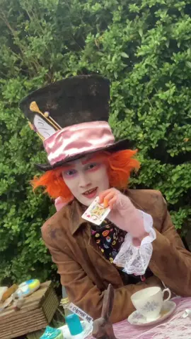 blooper #madhatter #madhattercosplay #aliceinwonderlandcosplay #aliceinwonderland 