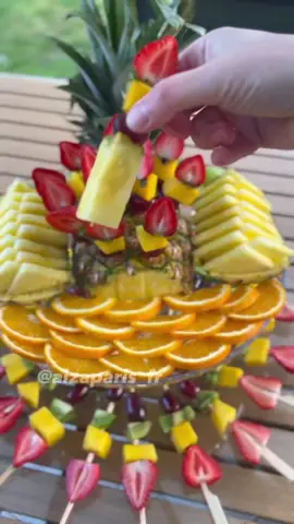 НУ ОЧЕНЬ КРАСИВАЯ ФРУКТОВАЯ НАРЕЗКА 🍓🍍🍊Do you like?😍💖 #fruitcarving #veggieplatter #фруктоваянарезка #какнарезатьананас #какнарезатьфрукты #fruitcutting #красиваянарезкафруктов 