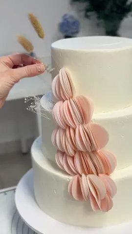 Wafer paper. Colour dust. Water. Cream cake #weddingcake #cakedecorating #декорторта #tutorial #вафельнаябумага #waferpaper 