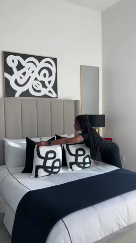 Let’s get into ittttt with this Morning Routine before my workday and why I try to wake up by 5 AM. Although I can’t do this full routine every day - I never regret the days that I actually do! There are so many benefits to waking up early and setting yourself up for succes! I hope this quick glimpse of a day in my life gives you the motivation you need to create a routine of your own!  #blackwomeninluxury #homecontent #lifestylecontent #selfcaremotivation #minivlog #dayinmylife #morningroutine #morningmotivation 