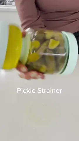 This is genius! #pickles #olives #strainer #tipsandtricks #tip #fooddolls 