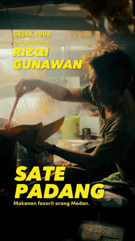 Sate Padang Rizqi Gunawan, since 1998. Kuah padangnya sangat gurih, dipadu dengan daging sate yg tebal dan empuk makin nikmat rasanya sate ini! Jadi pengen makan lagi 🫶🏼 📍Location : Jl. Surabaya (simp bogor) Tersedia banyak cabang, boleh di cek di ignya : @satepadangrg_01  #cinematic #filmlook #film #cinematically #mood #coffee #cinematicfilm #videography #medan #medanpride #satepadang #satepadangmedan #wesanderson #cinematography #sateayam       