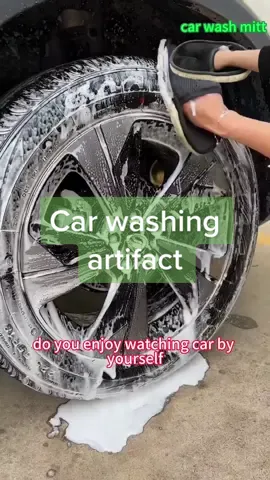 Amazing car wash gloves 👍🏻👍🏻#CarWash #car #automotive #fyp #foryou #viral 