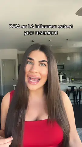 I don’t need the bill mama I’m an influencer 💅🏼 #pov #influencer #povinfluencer #influencerpov #reataurantlife #entitledpeople  