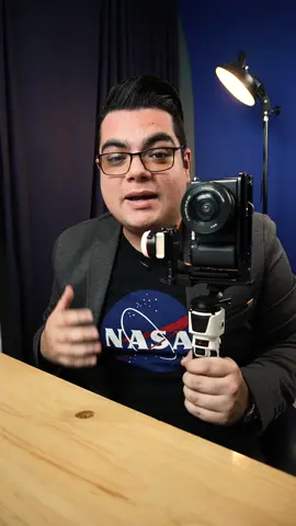 ¿Como poner la cámara en vertical? #zhiyuncranem3 #sonyzve10 #verticalvideo #tiktok #reels #creadordecontenido #creadordecontenidotiktok #videografo #marketingtips 