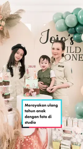 Merayakan ulang tahun anak dengan foto keluarga di studio juga bisa nih ✨ Photo. @excisia.id  Studio. @excisia_story  More info. 08128377787 #fotobaby #fotokids #excisiaphotography #fotograferkediri #maternitykediri #fotohamilkediri #fotografermalang #kediriphotography #huntingkediri #studiokediri #studiophotokediri  #studiokediri #photostudiokediri #graduationkediri #photogrupkediri #wisudakediri #photowisudakediri #preweddingkediri #fgkediri  #fotostudiokediri #wisudakediri #fotofamilykediri #fotokeluargakediri #photofamily #fotobabykediri #babykediri #fotoulangtahun #fotobirthday #birthdayparty