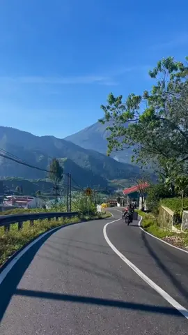 😎#JalanJalanTraveling #VideoPerjalanan #ExploreIndonesia #view #traveltiktok #beautifulindonesia #AlamYangIndah #jalanjalan #adventure #pemandangan #pemandanganalam #pesonaindonesia #healingnaikmotor #StoryMotivasi #TikTokIndonesia #tiktokindo #WisataDiIndonesia #perjalanan #alam #wisataindonesia #s90nguk  