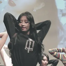 momo murdered me once again last night, im barely existing atm #momo #momotwice #hiraimomo #momoedit #twice #twiceedit #twice_5th_world_tour #fyp #edit 