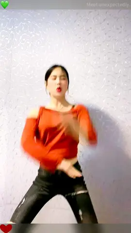 Little sister has dancing talent in her youth.🤔👉Welcome to my video, like to follow me to take you to see more videos every day. 👈# FYP # foryou# Sexy little sister#How many points do you give for such a figure? # Sexy dance