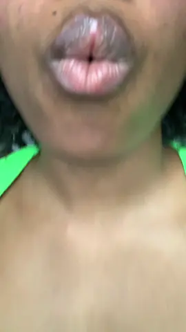 La Jordan, la Gucci, la adidas #chocolathouse_ #blackgirl #tiktokportugal #tiktokangola  
