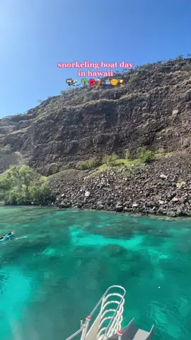 Some of the clearest water ive ever seen 😍🌊🤿 #snorkel #fairwinds #hawaii #bigisland #catamaran #boat #excursion #travel #Vlog #minivlog #aesthetic #ocean #island #vacation  