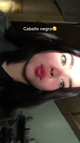 El cabello negro resalta mucho mis ojos🥺 #kennymayen #greeneyes #hairblack #parati #fyp 
