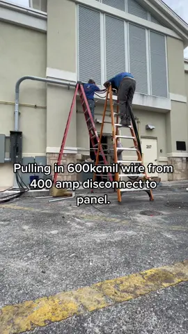Easy Money! #fyp #wirepull #wirepulling #wirepulls #electriciansoftiktok #foryoupage #electriciansdoitbetter #bluecollarboys #electricalservice #newelectricalservice #crumblcookies #crumblecookie #400amp #wirepullinday #viral #trending 