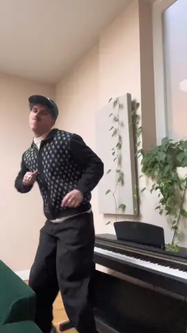 ITS THE BRIDE AND THE GLOOM (cos hes sad) do we like it? (I love it)  #fyp #foryoupage #newmusic #Summer #wedding #viral #songwriter 