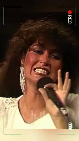 Las pequeñas cosas - Amanda Miguel #q_temazos #musicaparadedicar #amandamiguel #laspequeñascosas #canciones #musicadelayer #musica #music #temazo #80s #90s #song #cancion #clasicos #musicadelrecuerdo #musicaantigua 