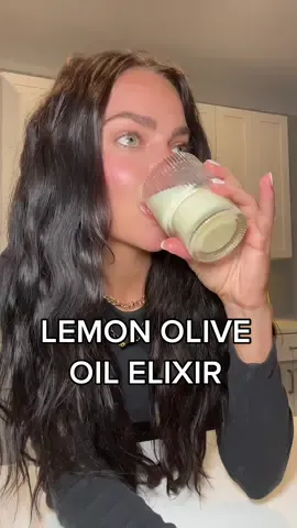 AHHH i saw this creamy lemon olive oil drink by  @Jen Jones | plantbased recipes and had to try it✨💫 im going to drink this the next few weeks & keep you updated but the flavor is 10/10 💛 #lymphatichealth #wellnesshabits #wellnessdrinks #immunity #immuneboost #drinkrecipes 