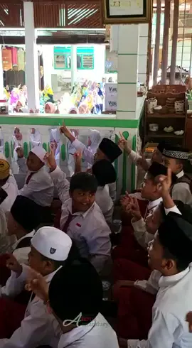 anak anak sholawatan bersama KHR Kholil As'ad Syamsul Arifin #tiktok #almahabbah #madura #sholawat #fypシ #walisongo #viral #situbondo #khrkholilasad 