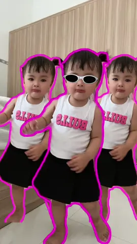 Em bé thích nhảy #xuhuongtiktok #embedangyeu #embedethuong #babylove #Valentine2023 #xuhuong #nhachaymoingay #embe #baby 