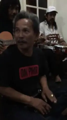 PMR adalah kelompok musik orkes asal Indonesia yang terkenal pada akhir tahun 80-an dengan lagu 