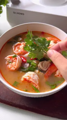 ซดต้มยำแซ่บๆ แถมทำง่ายมากกกก ใช้แค่คนอร์ก้อนเดียวก็อร่อยงงมาก หอมแบบ หอมมะนาว แซ่บถึงเครื่องแบบไม่ต้องปรุงเพิ่มเลย สะดวกอร่อยสุดๆ โดนใจมากกก #ม่วนซื่นล้อมวงซดต้มยำกรุ้งงงงงงงง #คนอร์พาม่วน  #ห้#ห้องครัวTikToki#tiktokพากินม#เมนูง่ายๆร#อร่อยา#จานหรูดูดีร#อร่อยบอกต่อ#มือใหม่หัดทํา</h>ม<h id=