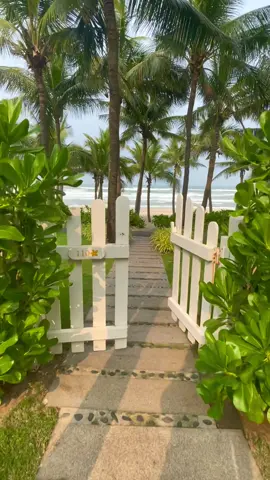 It's time to relax 😇#premiervillagedanangresort #travel #relax #villabeach #beachview #stressout #aummertime #beachvibes #ngôinhàbênbờbiển #chilling #chillout #seasand 