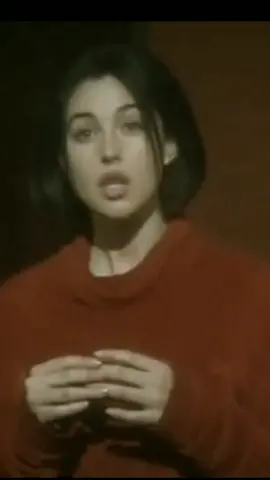 Monica Bellucci ❤️ Mi historia entre tus dedos (versión en español, Gianluca Grignani) parte I #monicabellucci #italianactress #моникабеллуччи #مونيكابيلوتشي #italia🇮🇹 #cittadicastello #mihistoriaentretusdedos #gianlucagrignani #miamorplatonico 