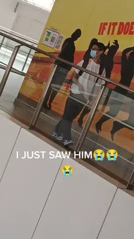 walking backwards guy is back😭😭#itecc #itecentral 