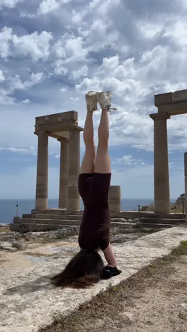 Odpowiadanie użytkownikowi @Kinga Kostrzewa luźne  Gdzie jeszcze nie mam psychy stanąć? 😏🤍🇬🇷 #travel #challenge 