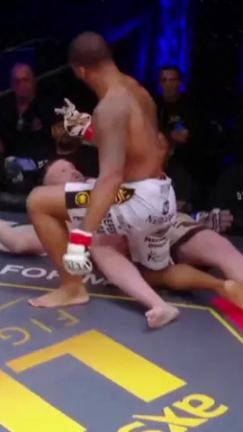 The perfect clinch. #UFC #boxer #mma #fyp #greenscreen 