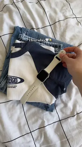 Thursday🤍🪐 #fypシ #viral? #Vlog #foryou #preppy #preppyvlogs 
