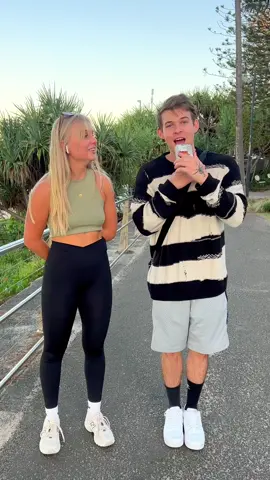 I can’t believe she does that for a job 😱😱#fyp #foryou #viral #money #funny 