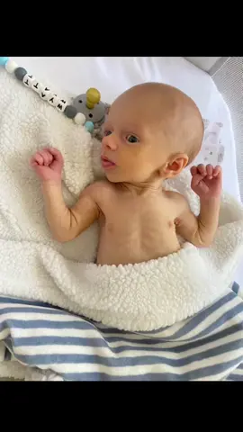 Someone didnt want to gain weight as a newborn. Dont worry he caught up! 😂😂#greenscreen 