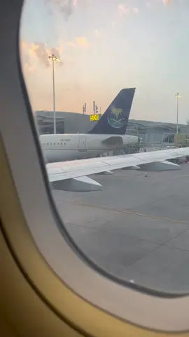 أحب اسافر مع سحابٍ تعلى 🤍!  #سفر #طيران #الخطوط_السعوديه #الرياض 