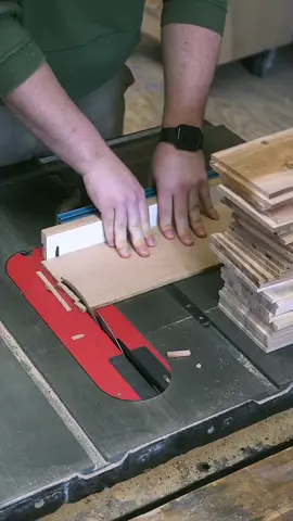 A fun editing technique I’ve come up with that’s a mix between a timelapse and stop motion, it’s always such a great way to show progression in a process even if it does take like 20min for a 10sec clip. This is a part of the hockey stick build video that is out now! #woodworking #woodshop #tablesaw #palletwood 