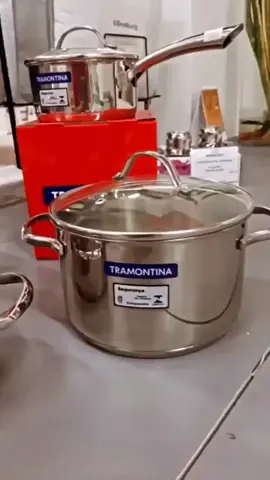 Jogo de Panelas Tramontina Inox Prata Com o Jogo de Panelas Tramontina Allegra 10 Peças a qualidade e bom gosto estão garantidos! As peças são totalmente produzidas em aço inox na cor prata, material que garante alta durabilidade e segurança, já que não solta resíduo nos alimentos, e fundo triplo, característica que distribui o calor de forma uniforme, proporcionando um cozimento mais rápido e deixando os alimentos aquecidos por mais tempo, além de economizar mais energia. Acompanham tampas de inox com saída de vapor e encaixe perfeito, garantindo muito estilo e o acabamento em alto brilho fazem delas panelas modernas que embelezam sua cozinha. É um jogo perfeito para você ter uma cozinha mais completa! *🔎Onde encontrar essa oferta e outras? *🔗 Link para compras nos stories! *🔗Link da loja na bio * 🗣 Não perca a chance e aproveito! * Suas compras on-line 🛍 num só lugar. #promoção #reels #reelsinstagram #donadecasa  #diadasmaes #utilidasdomesticas #presente #promoçãodiasdasmães #promoçãododia #ofertas #ofertasdodia #conzinha #fogão #desconto #eletrodomesticos #moda #eletroportateis 