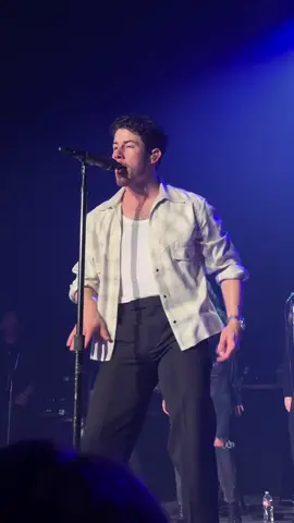 Get on my elevator, baby we goin up🎶 @Nick Jonas #nickjonas #jonas #dfw #levels #fyp #jonasbrothers #goingup #secretshow #dallas 