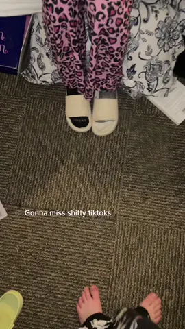 Absolutely goated room best freshman yr I love this damn world